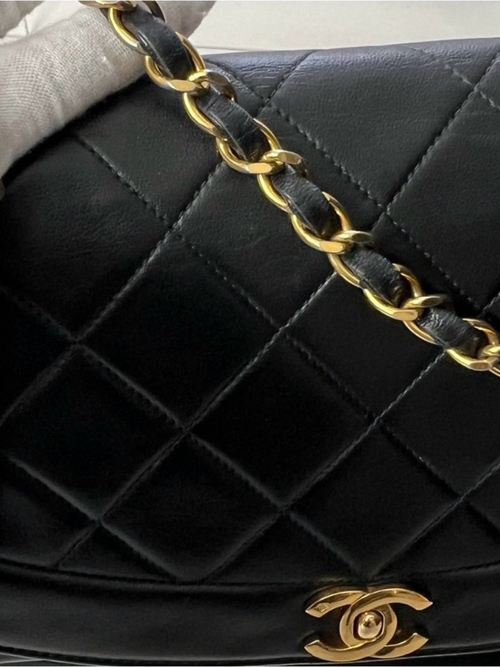 Vintage CHANEL Diana Black Quilted Lambskin Shoulder Bag with 24Gold Hardware - Picture 9 of 11